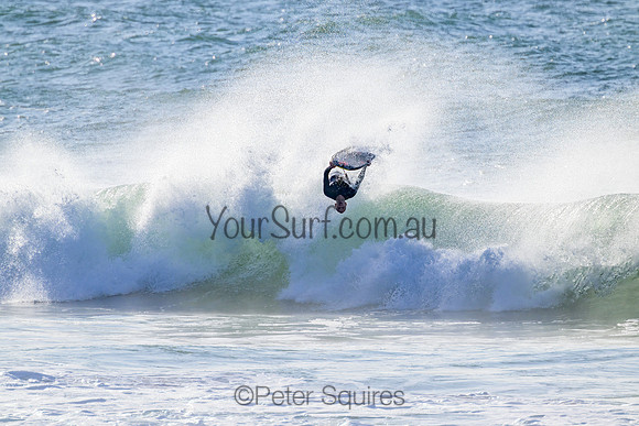 Whale_Beach_220724_085631_0080-2