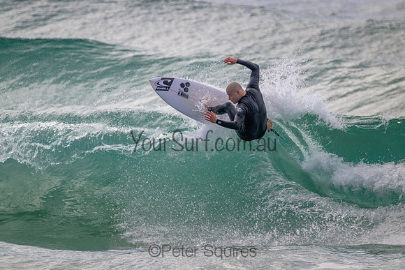 Whale_Beach_220910_094728_0111