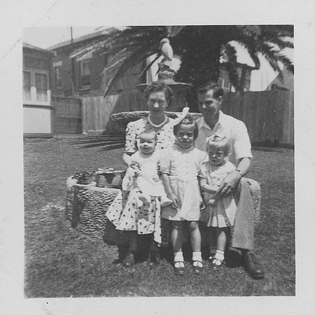 dads_0018 Norma & Ray & children
