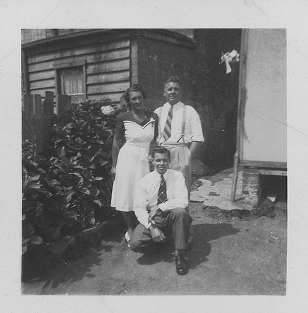 dads_0020 Edna, Arthur & Bill Squires
