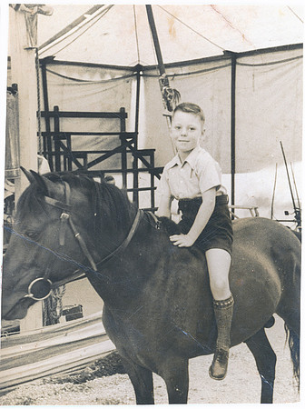 mum_dad66 Bill Squires at the circus