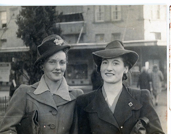 mum_dad73 Edna