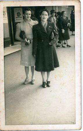 mum_dad75 Edna