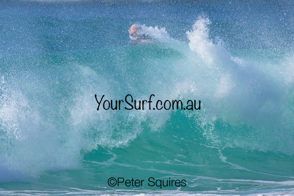 Whale_Beach_230410_085657_00178