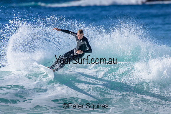Whale_Beach_230410_091550_00575