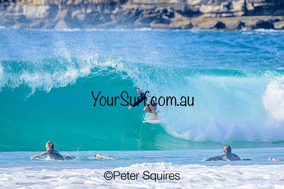 Whale_Beach_230425_090621_01020