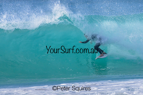 Whale_Beach_230410_084714_00108