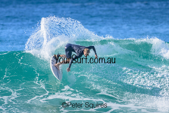 Whale_Beach_230410_091400_00509