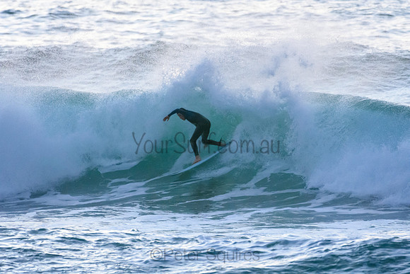 Whale_Beach_210611_065447_0017