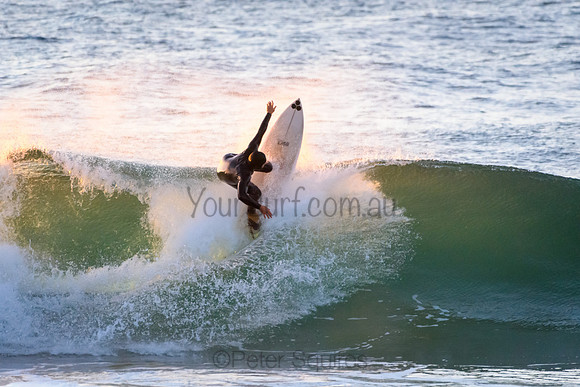 Whale_Beach_210611_070810_0040