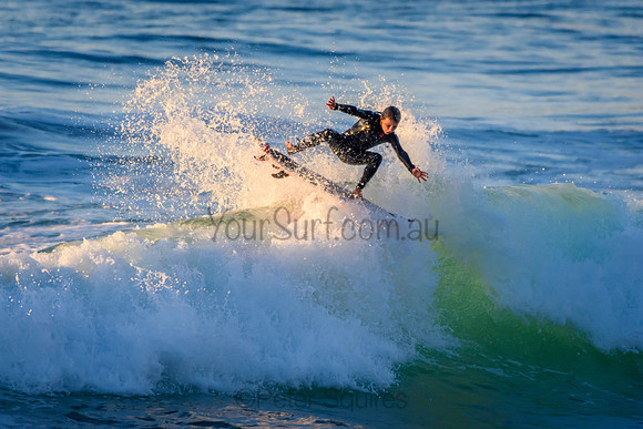 Whale_Beach_210611_072357_0081