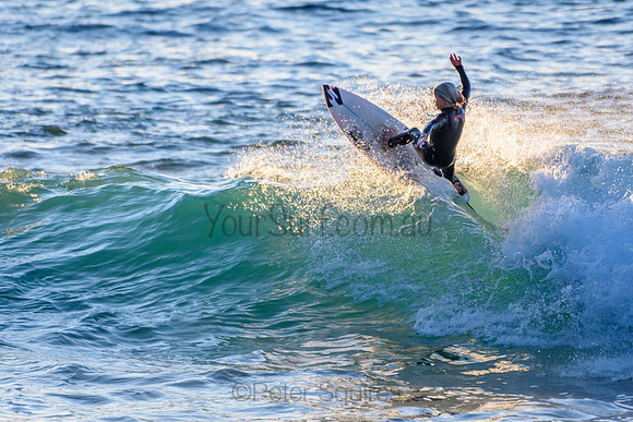 Whale_Beach_210611_073103_0095