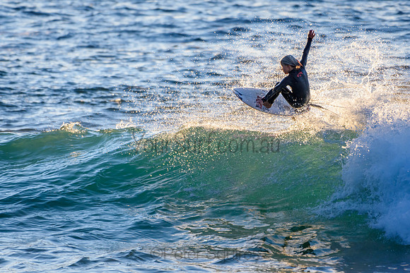 Whale_Beach_210611_073103_0096