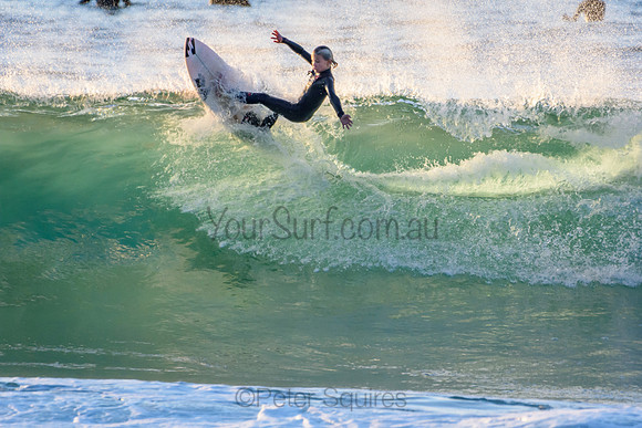 Whale_Beach_210611_073201_0098