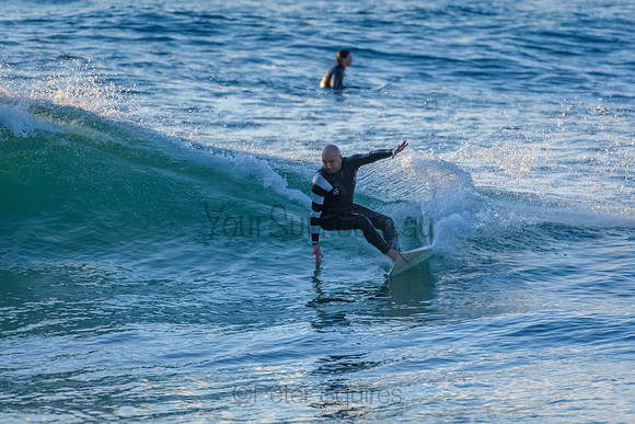 Whale_Beach_210611_073531_0110