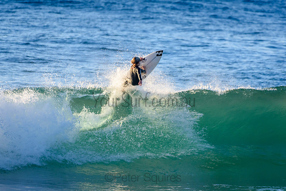 Whale_Beach_210611_074034_0124