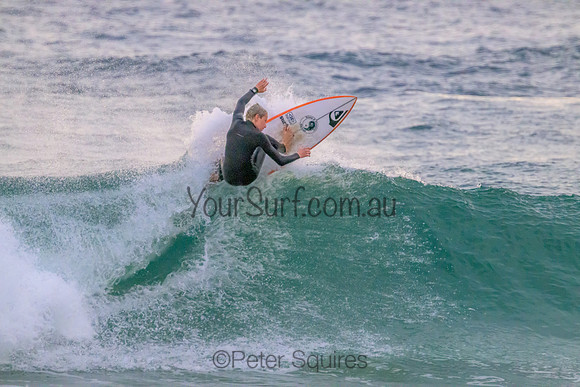 Whale_Beach_220830_070320_0012