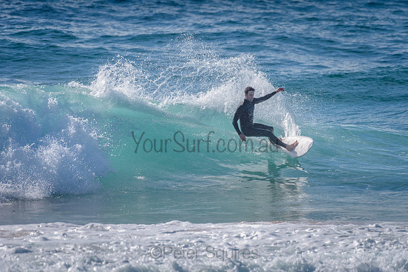 Whale_Beach_211014_090914_0009