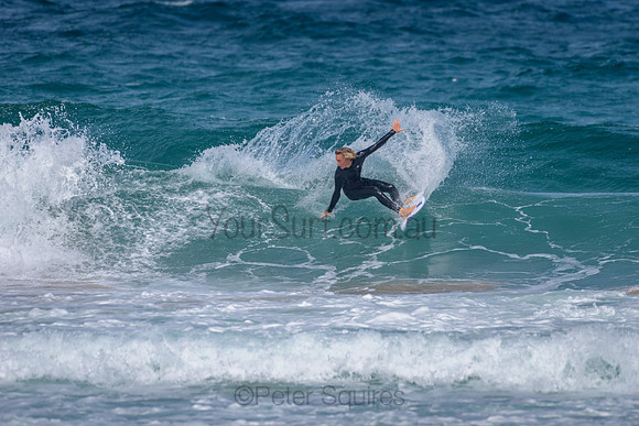 Whale_Beach_211105_150459_0205