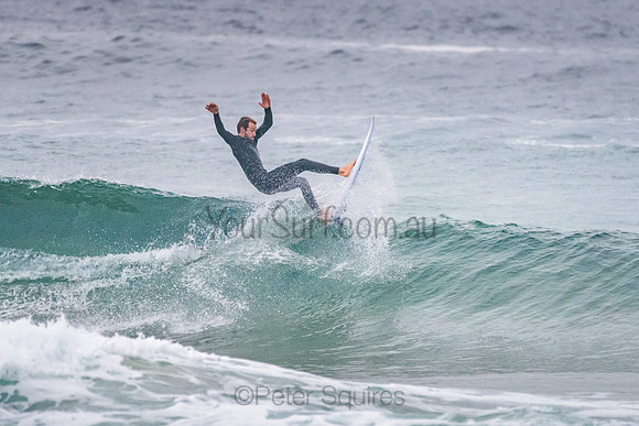 Whale_Beach_211111_061541_0010
