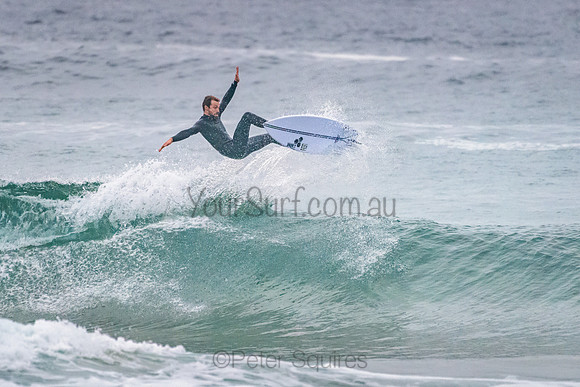 Whale_Beach_211111_061542_0011