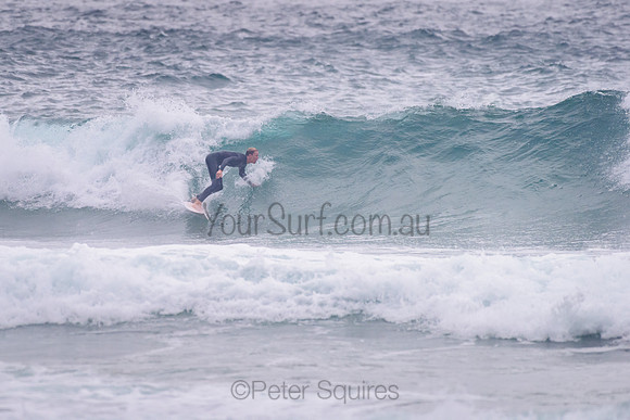 Whale_Beach_211111_070547_0106