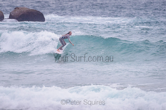 Whale_Beach_211111_071337_0130