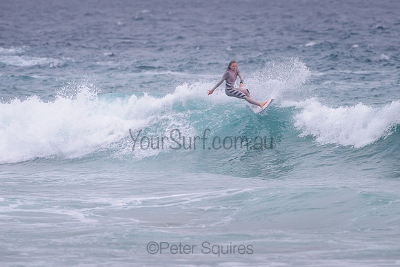 Whale_Beach_211111_071913_0143