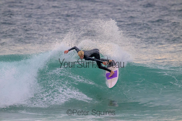 Whale_Beach_220830_071132_0038