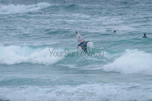 Whale_Beach_211125_082110_0283