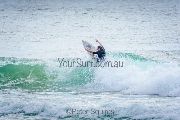 Whale_Beach_211229_081948_0157