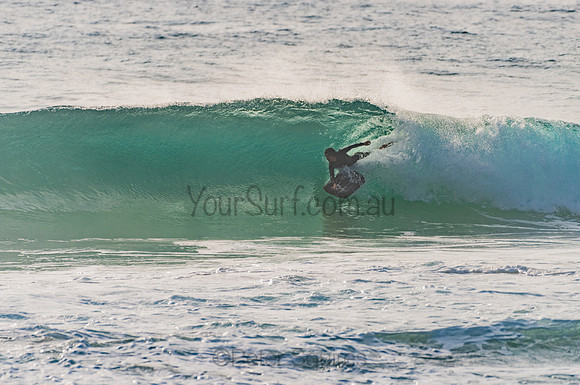 Whale_Beach_201204_072725_0119