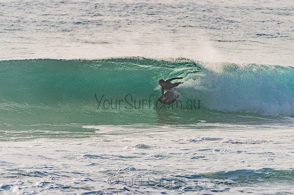 Whale_Beach_201204_072725_0120