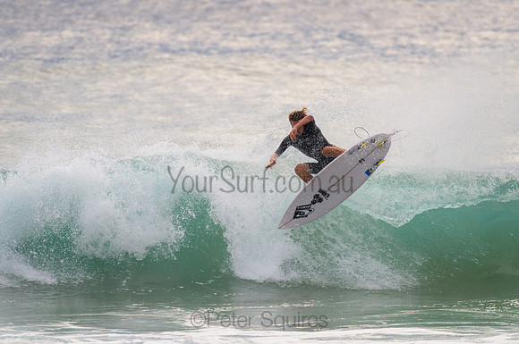 Whale_Beach_210201_074456_0115