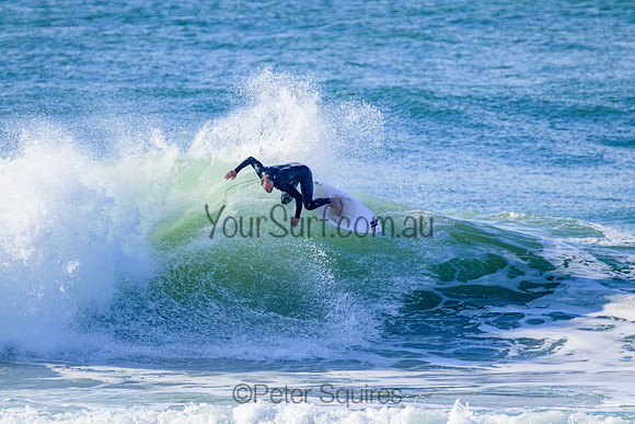 Whale_Beach_220724_091342_0137