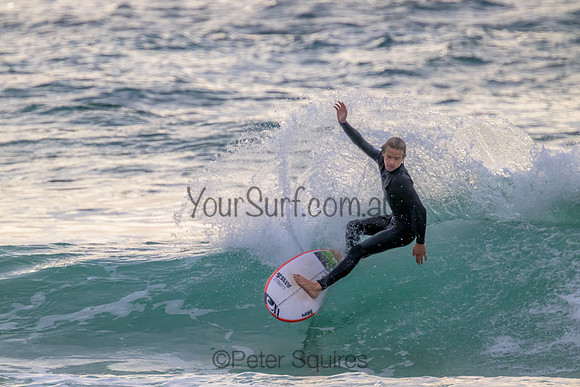 Whale_Beach_220830_073329_0120