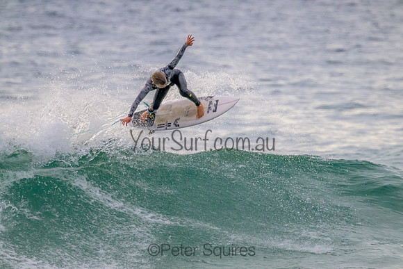 Whale_Beach_220830_073032_0105