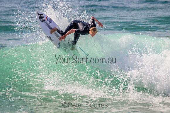 Whale_Beach_220929_085205_0045