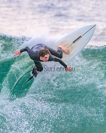 Whale_Beach_220830_070343_0013-E